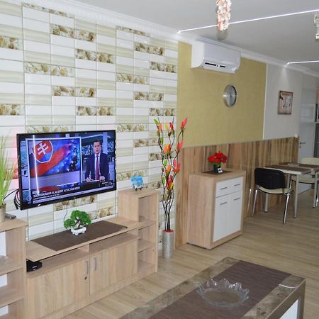 Apartamento Siófok Ezüstpart Granada 2 Közvetlen Vizparti Apartman Exterior foto