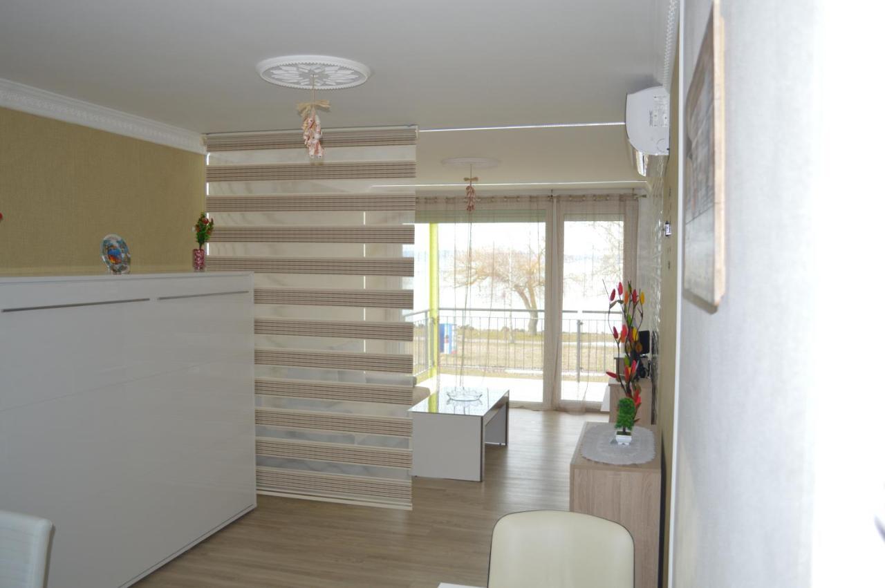 Apartamento Siófok Ezüstpart Granada 2 Közvetlen Vizparti Apartman Exterior foto