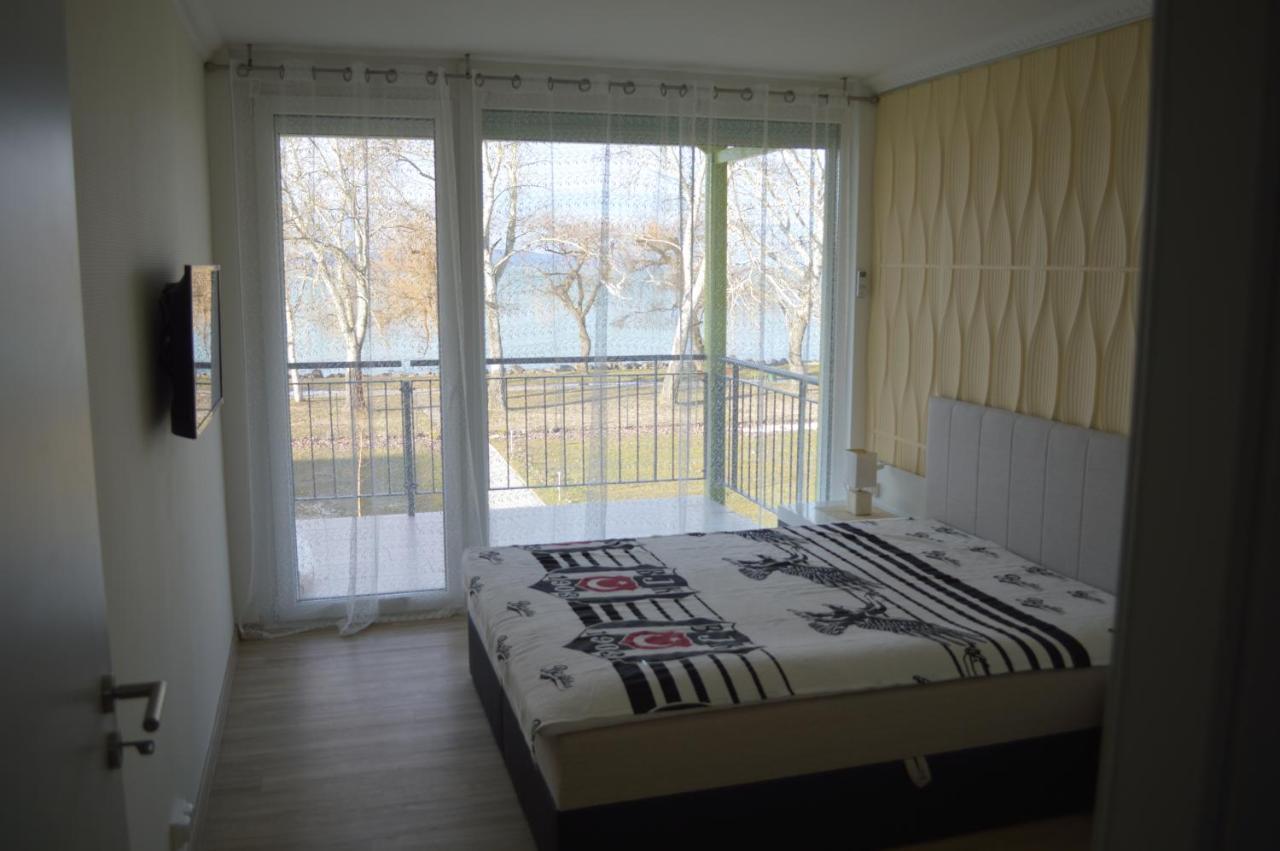 Apartamento Siófok Ezüstpart Granada 2 Közvetlen Vizparti Apartman Exterior foto
