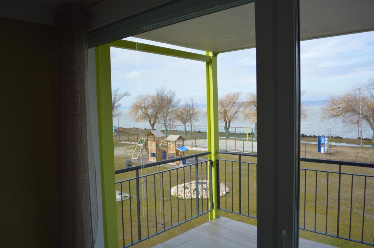 Apartamento Siófok Ezüstpart Granada 2 Közvetlen Vizparti Apartman Exterior foto